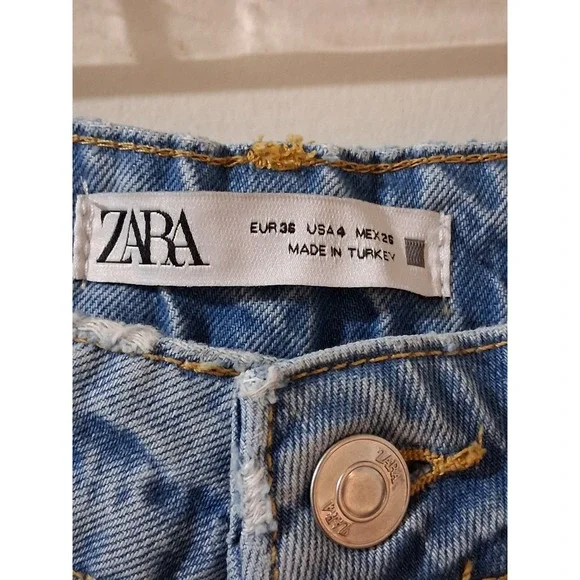 Zara Straight Full Length Jeans Light Blue High Rise Raw Hem USA 4 EUR 36 NEW - Picture 2 of 7